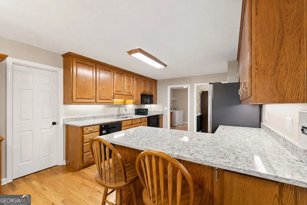 1194 Foster RD Statham, GA 30666