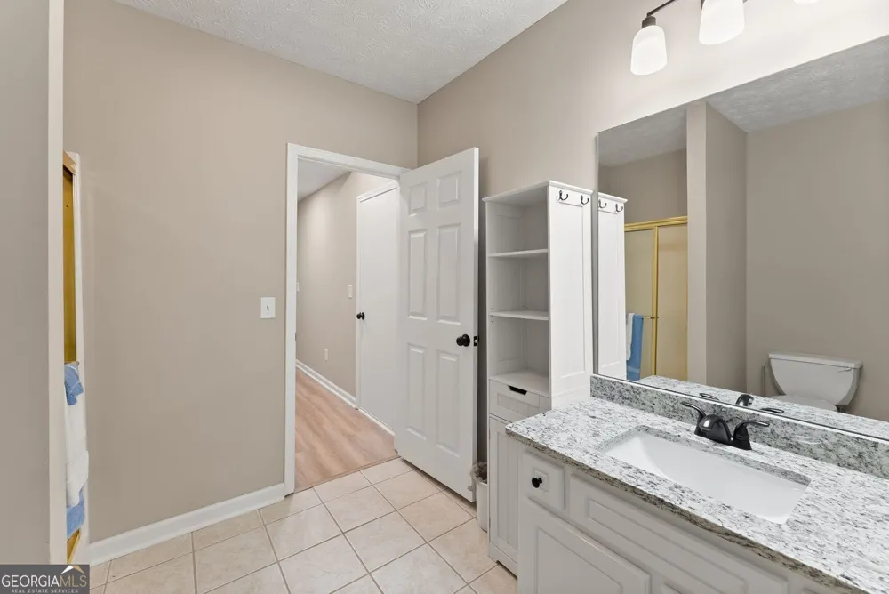 1194 Foster RD Statham, GA 30666