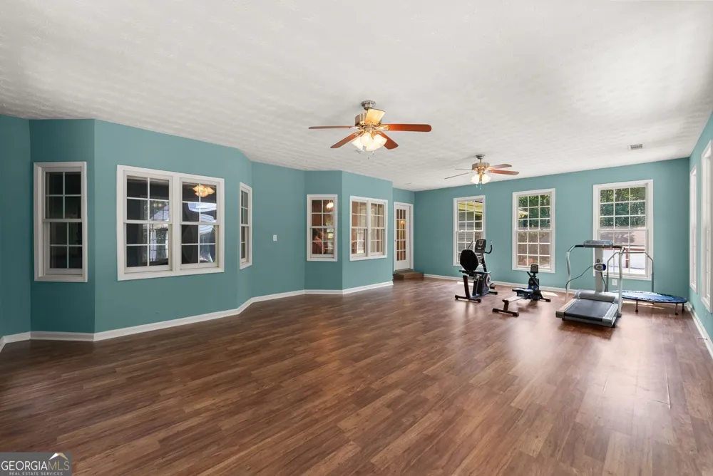 1194 Foster RD Statham, GA 30666