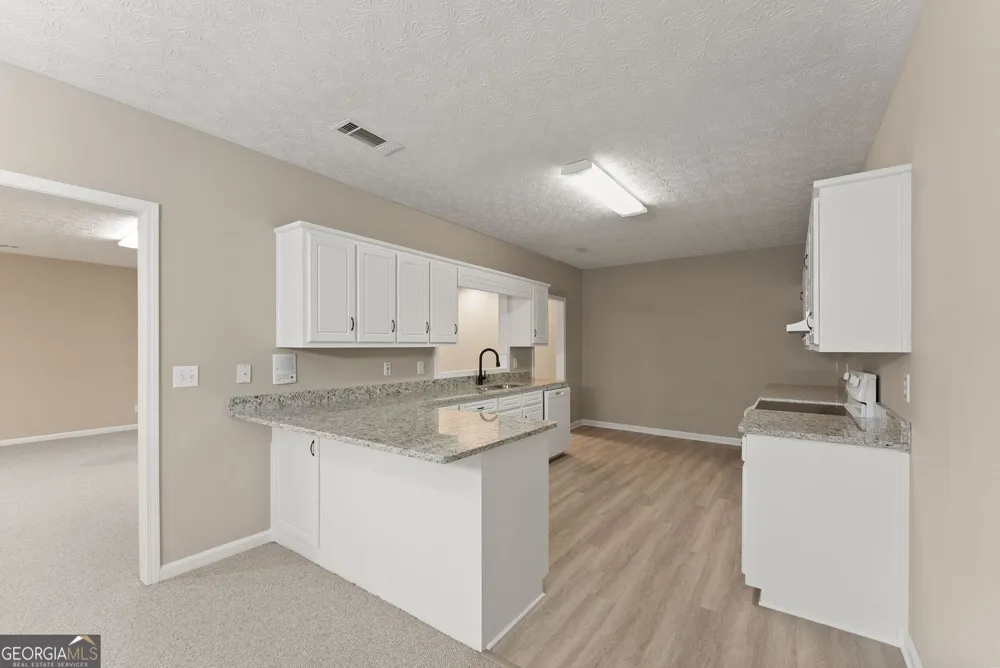 1194 Foster RD Statham, GA 30666
