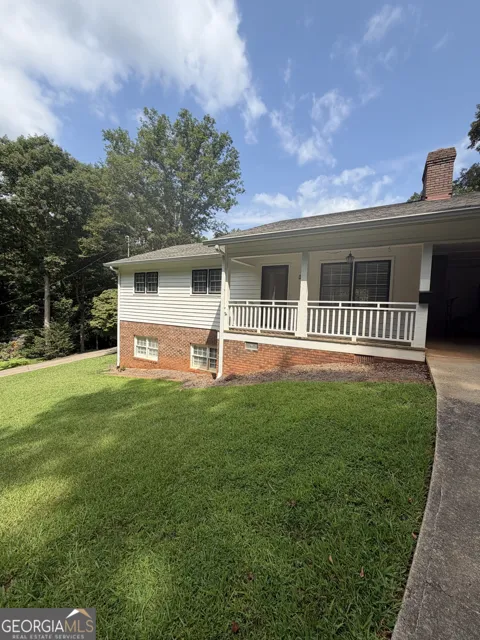 402 Skyline DR