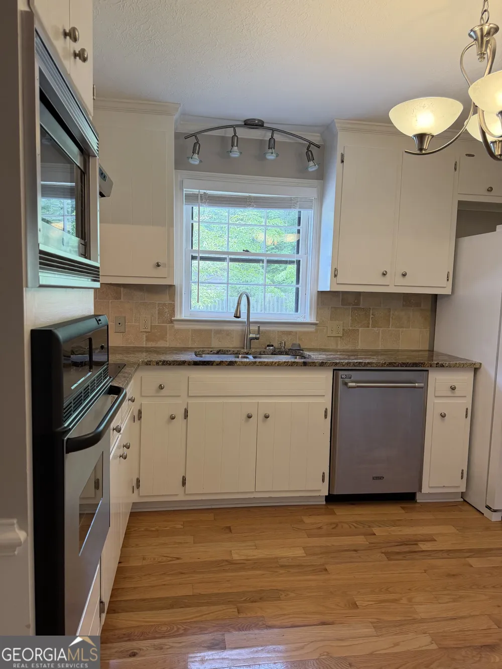 402 Skyline DR Dahlonega, GA 30533