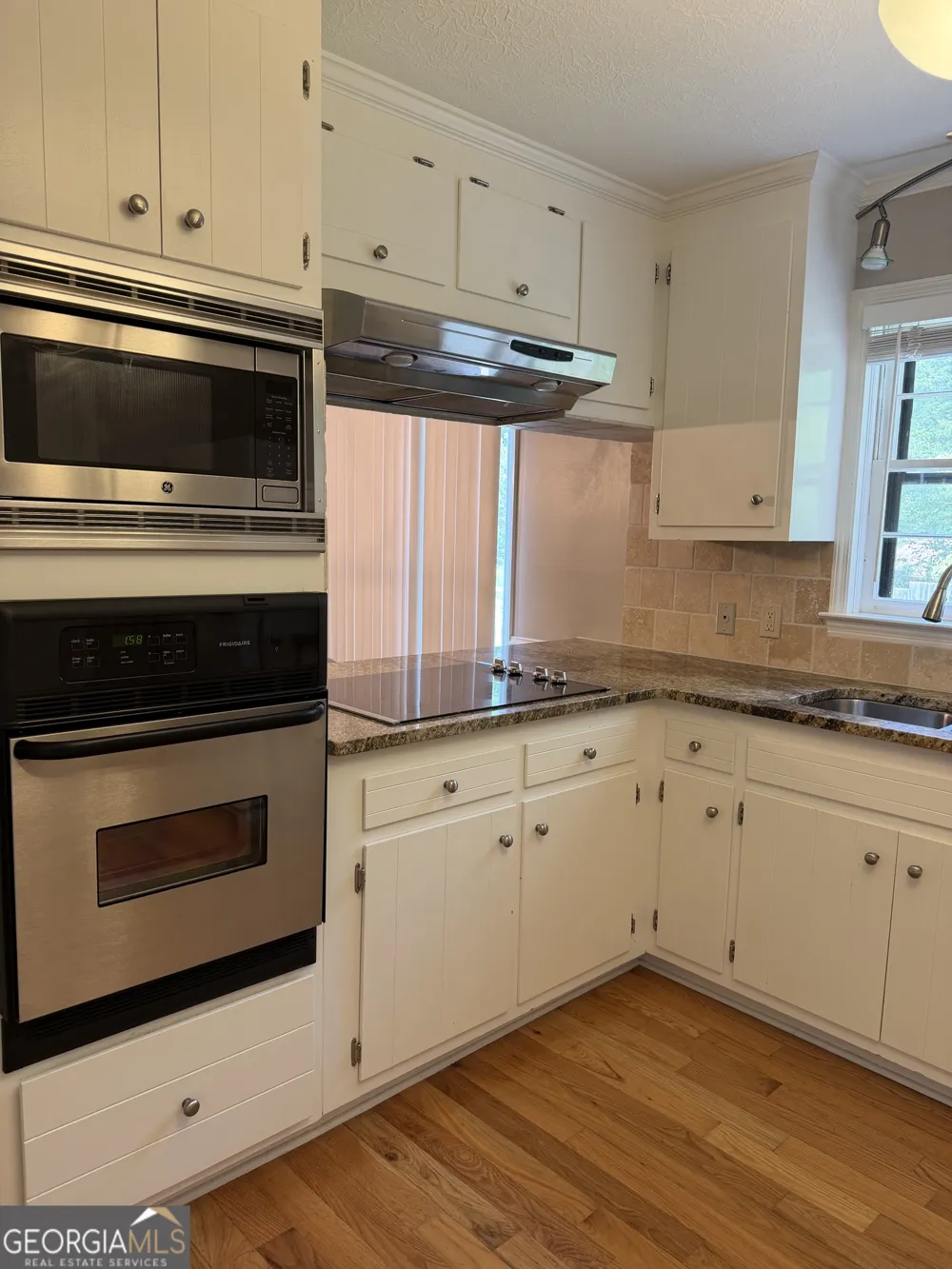 402 Skyline DR Dahlonega, GA 30533