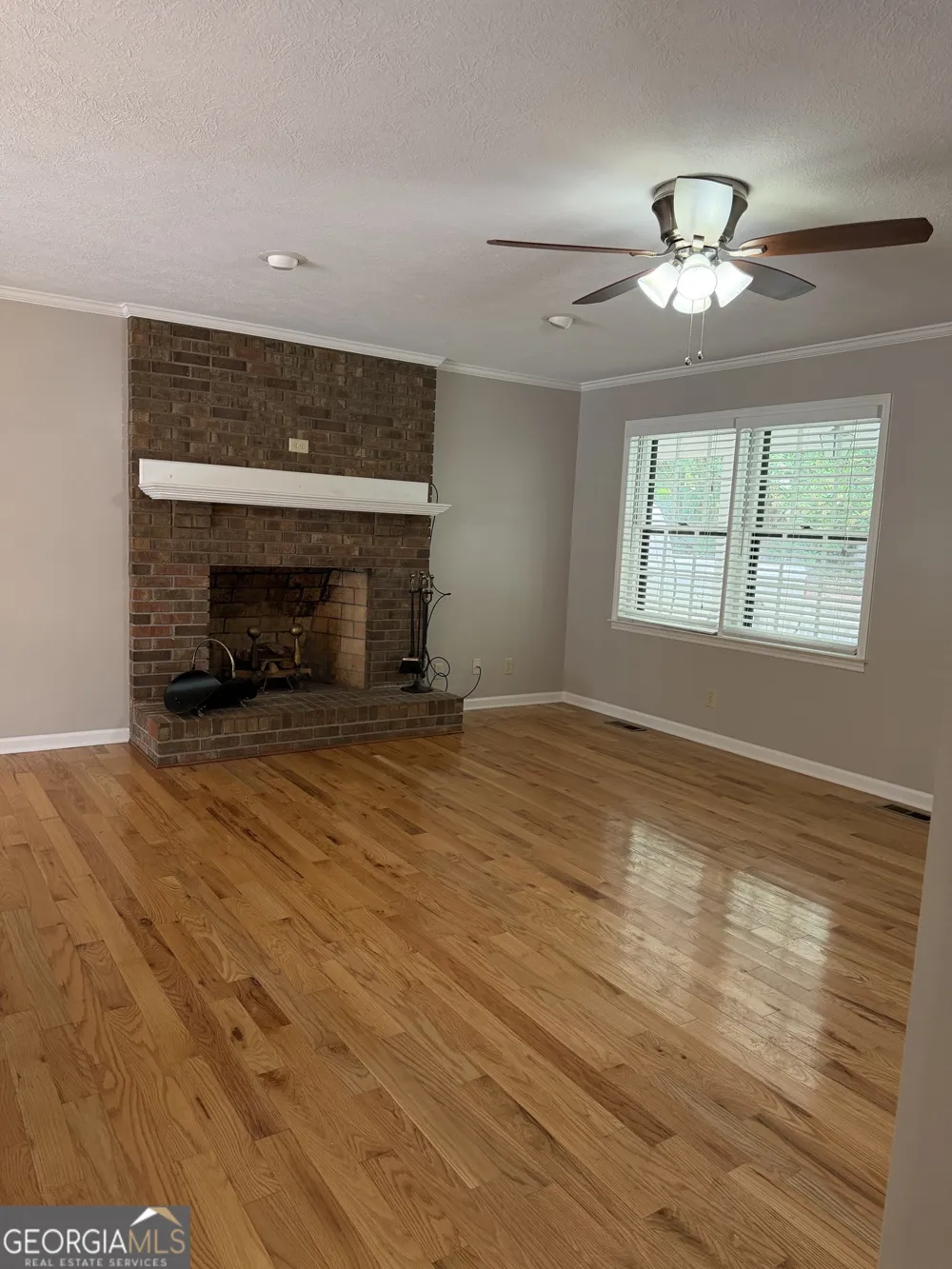 402 Skyline DR Dahlonega, GA 30533