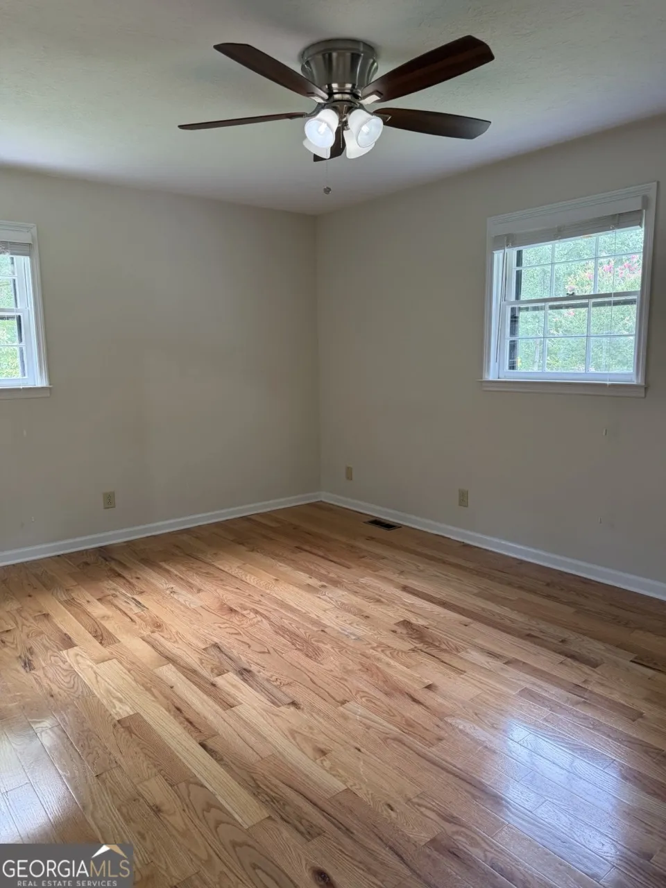 402 Skyline DR Dahlonega, GA 30533