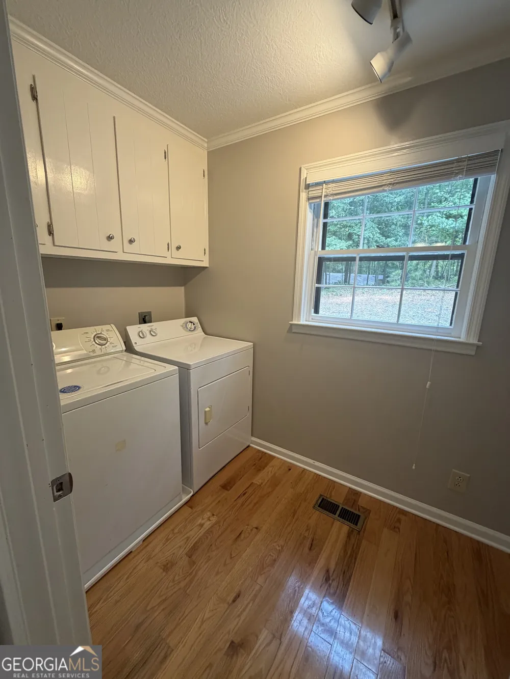 402 Skyline DR Dahlonega, GA 30533