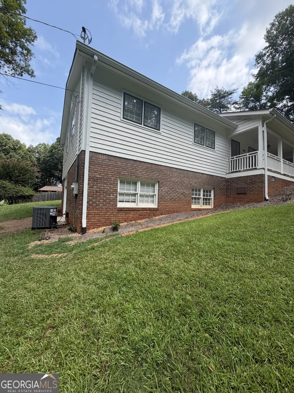 402 Skyline DR Dahlonega, GA 30533