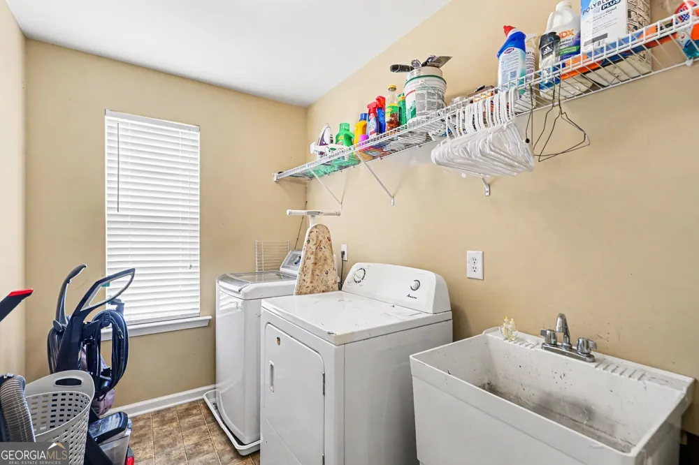 4402 Alysheba DR Fairburn, GA 30213
