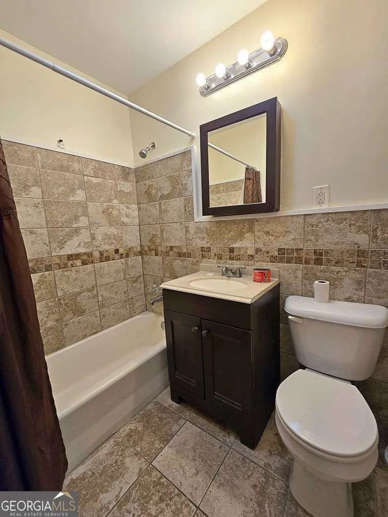 601 Azalea CIR Valdosta, GA 31602