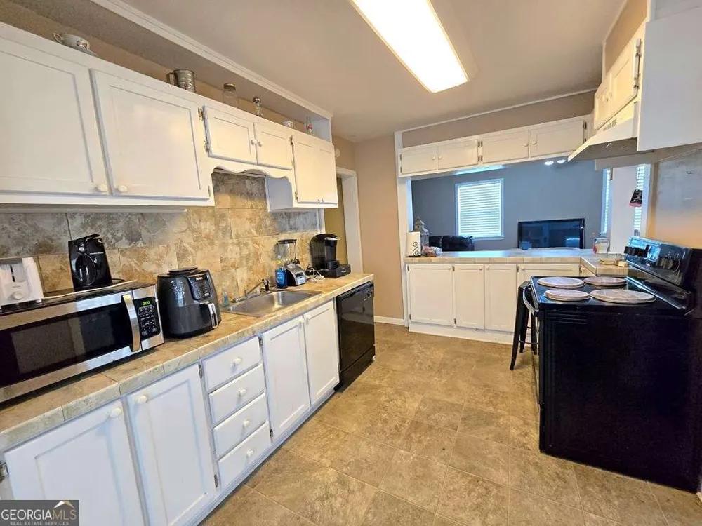 601 Azalea CIR Valdosta, GA 31602