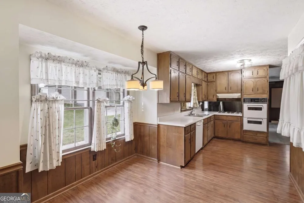2171 Pinehurst RD Snellville, GA 30078