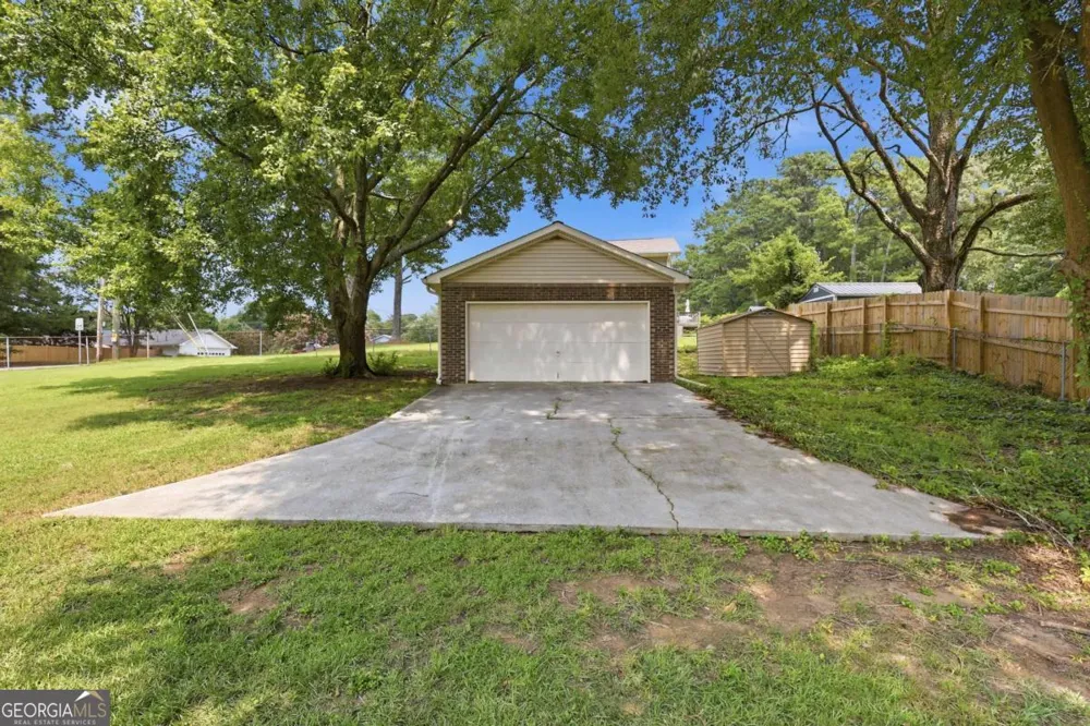 2171 Pinehurst RD Snellville, GA 30078