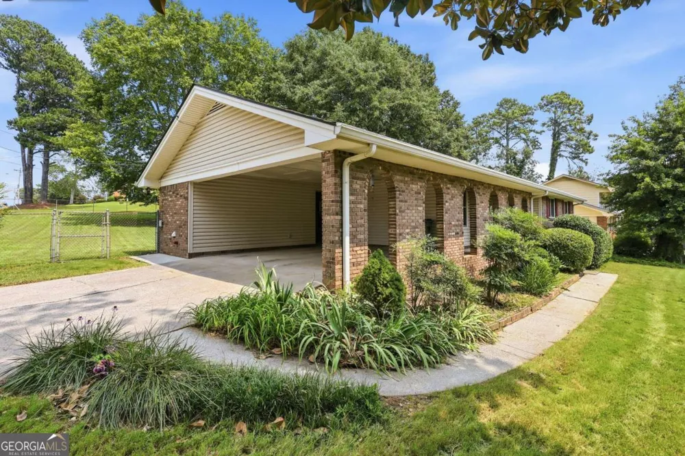 2171 Pinehurst RD Snellville, GA 30078