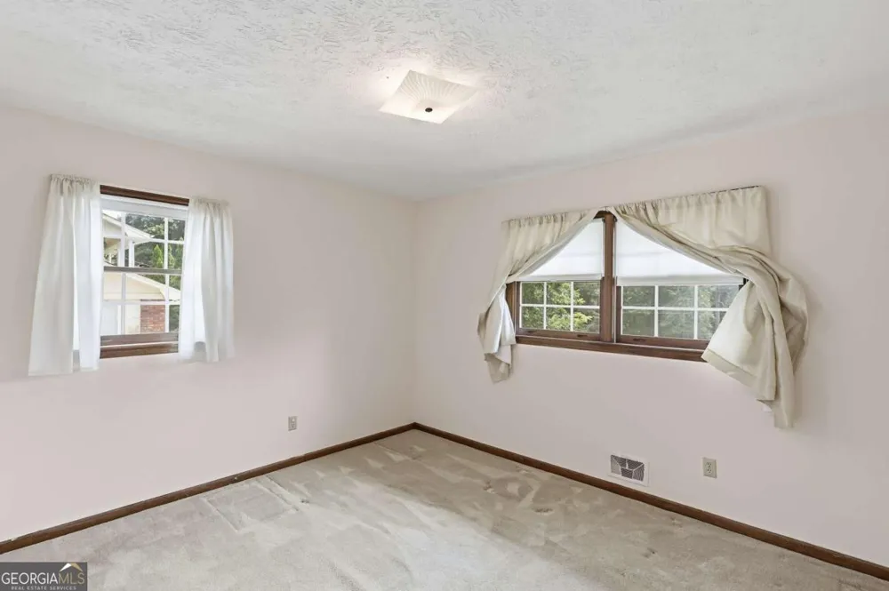 2171 Pinehurst RD Snellville, GA 30078