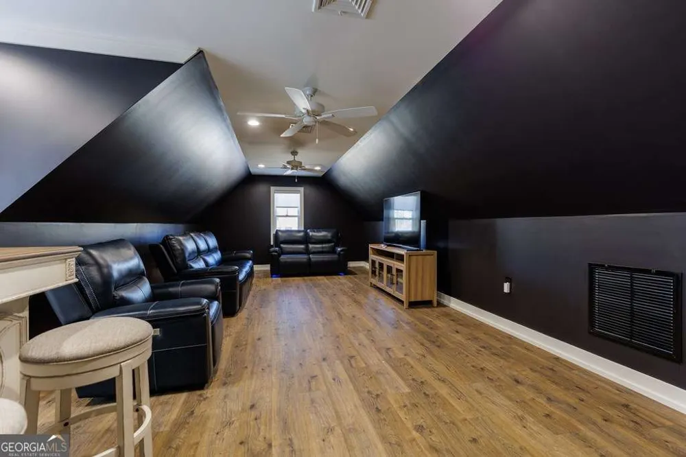 3778 Bear Lake RD Valdosta, GA 31601