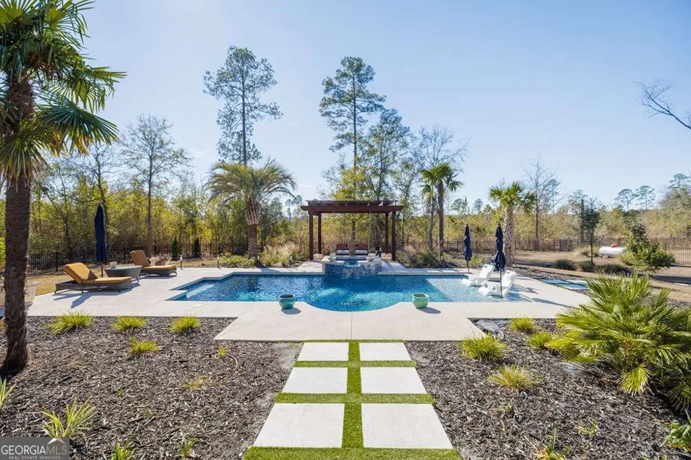 3778 Bear Lake RD Valdosta, GA 31601