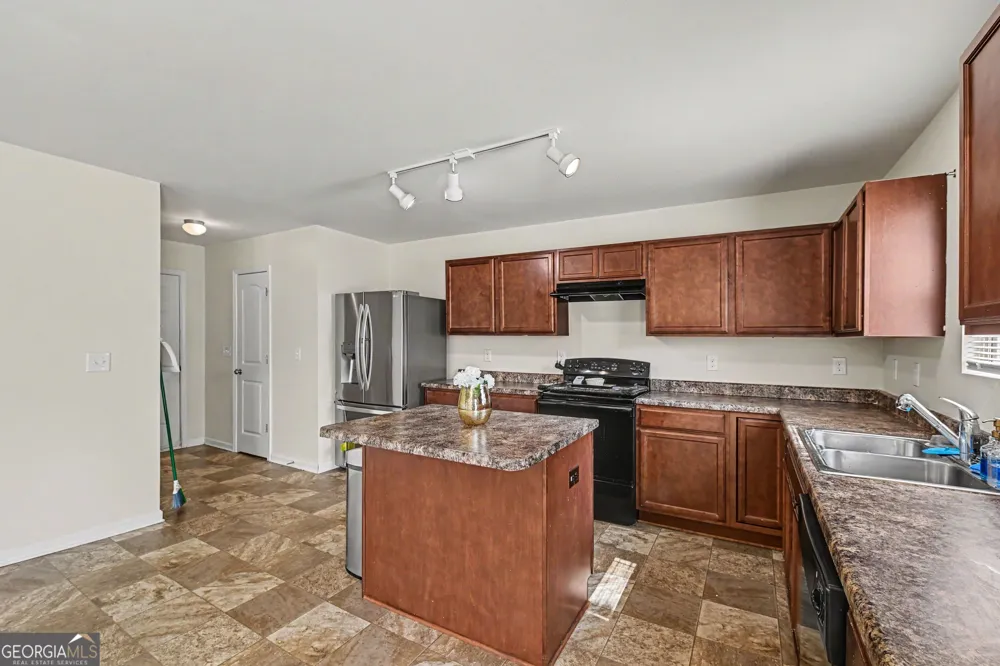 2072 Cedar Walk DR Conley, GA 30288