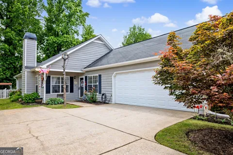 195 Woodgate DR