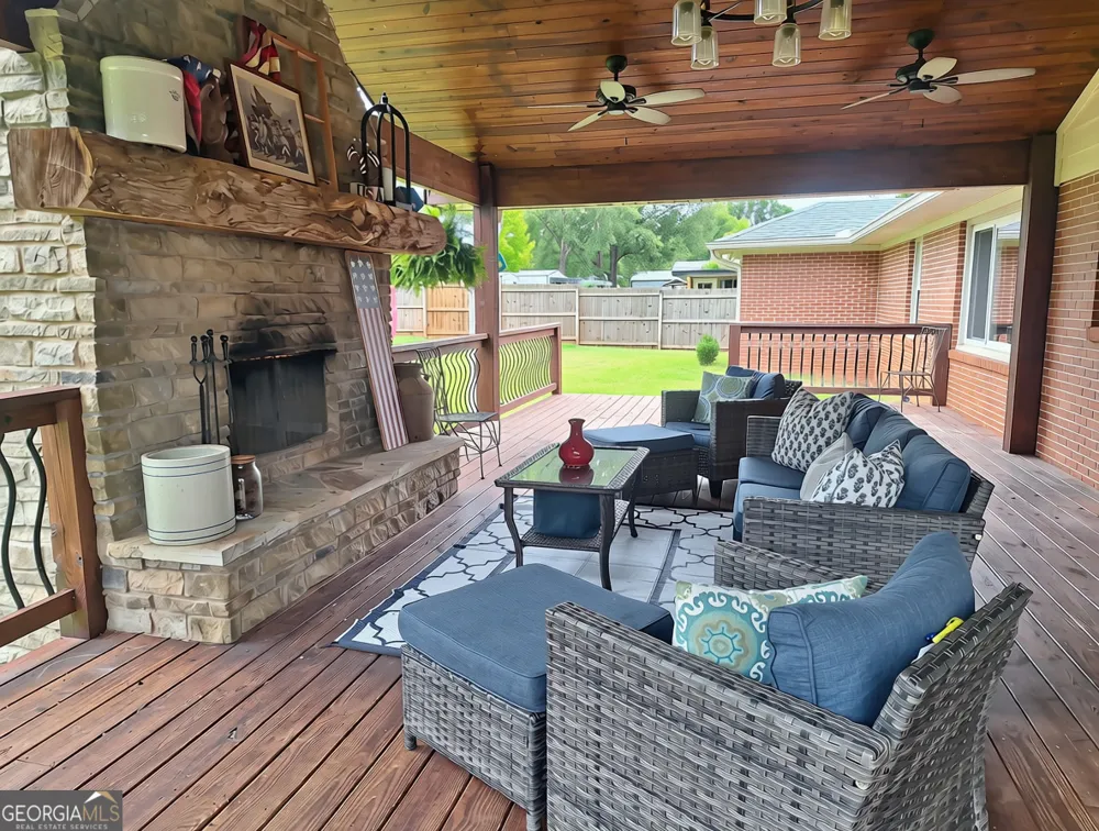 503 Crestview Lane Valley, AL 36854