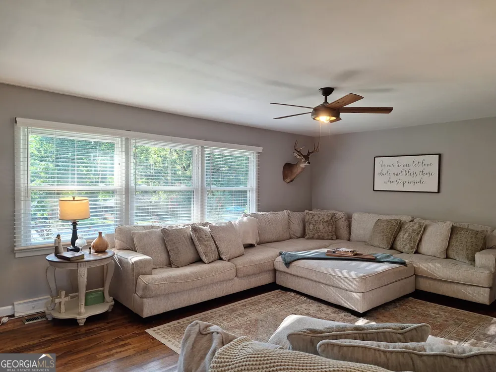 503 Crestview Lane Valley, AL 36854