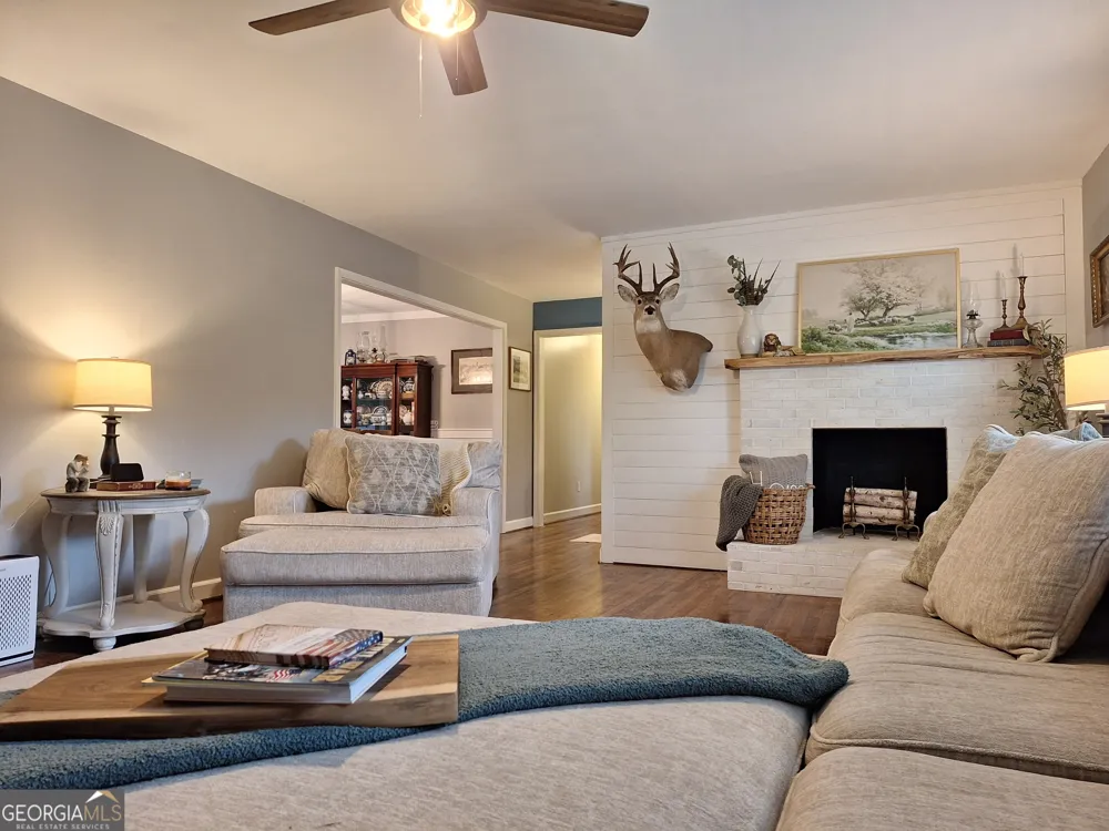 503 Crestview Lane Valley, AL 36854