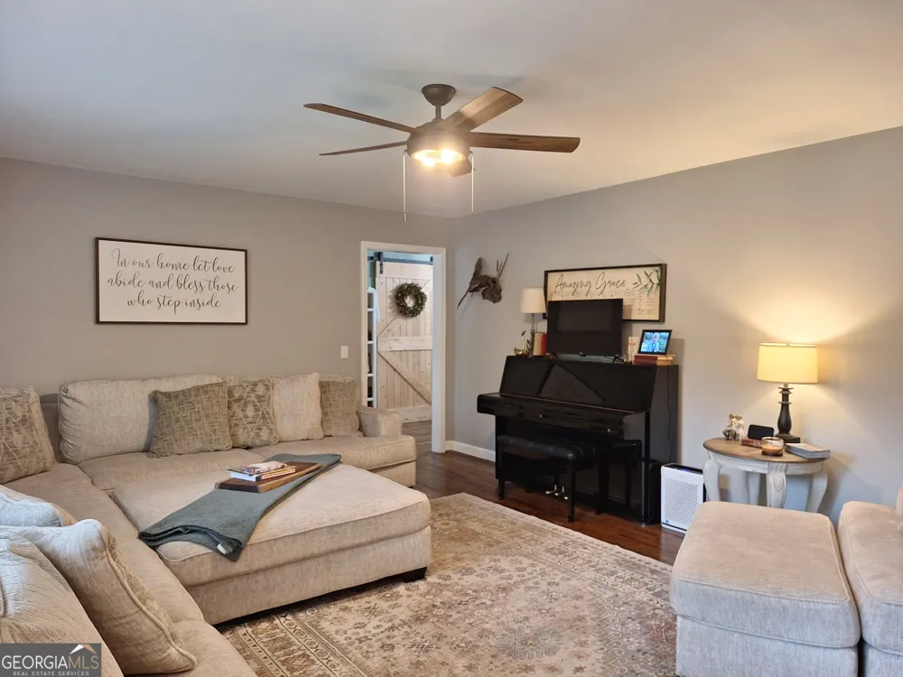 503 Crestview Lane Valley, AL 36854
