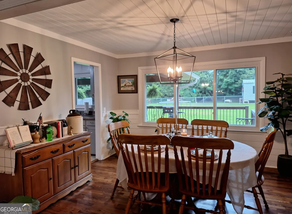 503 Crestview Lane Valley, AL 36854