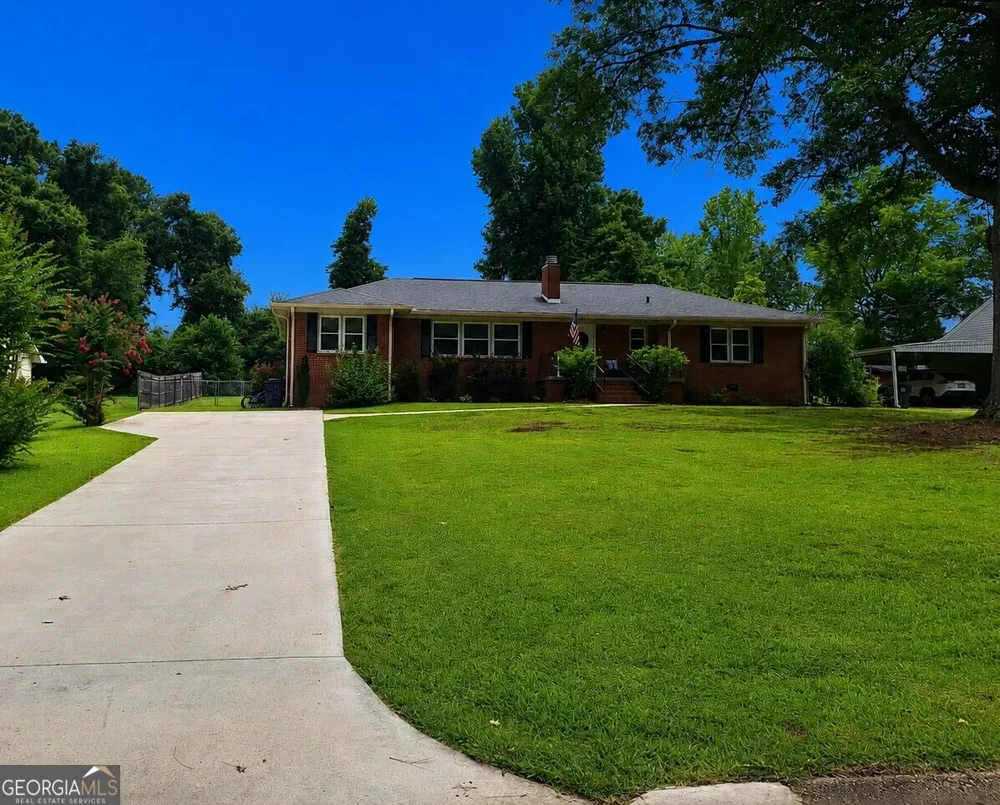 503 Crestview Lane Valley, AL 36854