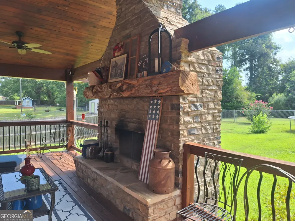 503 Crestview Lane Valley, AL 36854