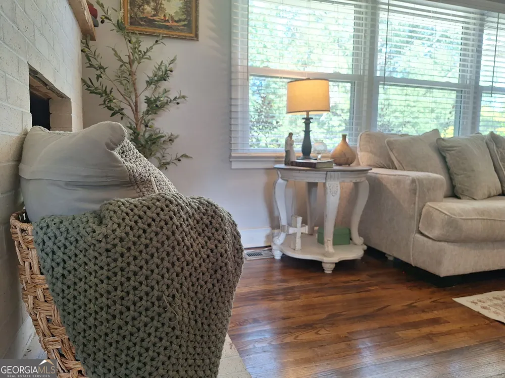 503 Crestview Lane Valley, AL 36854