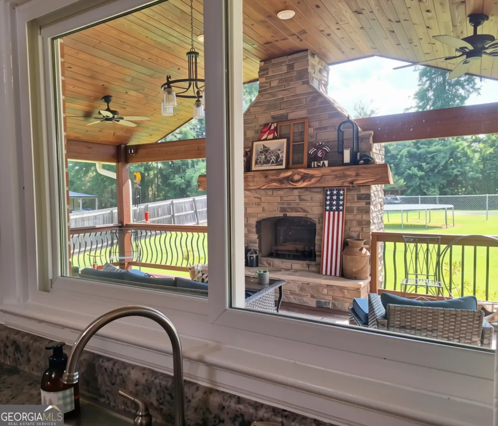 503 Crestview Lane Valley, AL 36854