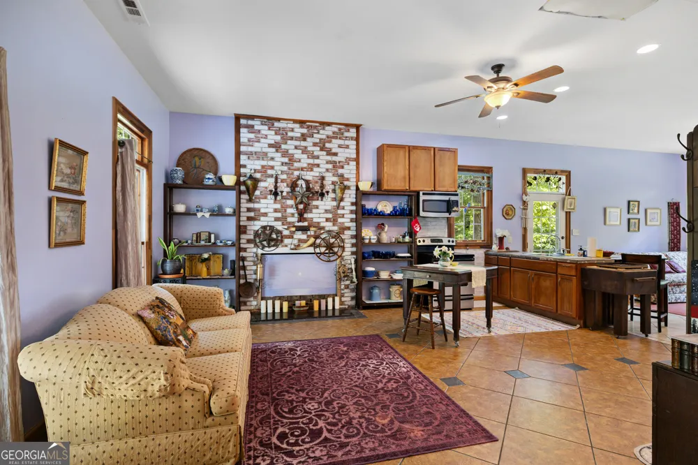 286 Killarney WAY Kingston, GA 30145