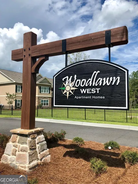 75 Woodlawn DR