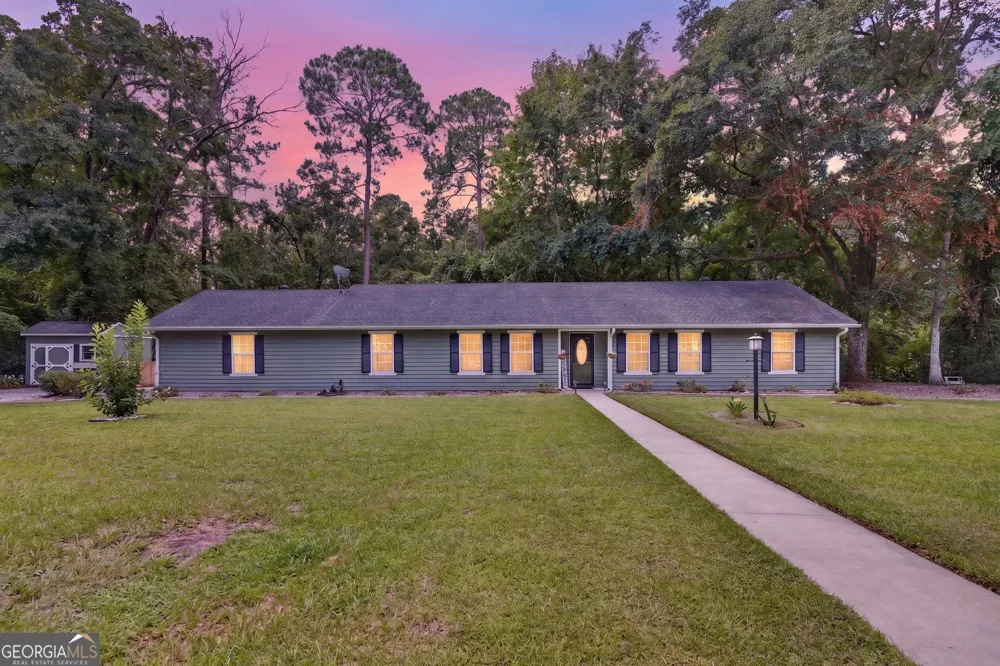 901 Queens CT Hinesville, GA 31313