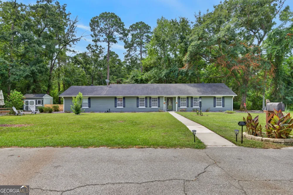 901 Queens CT Hinesville, GA 31313