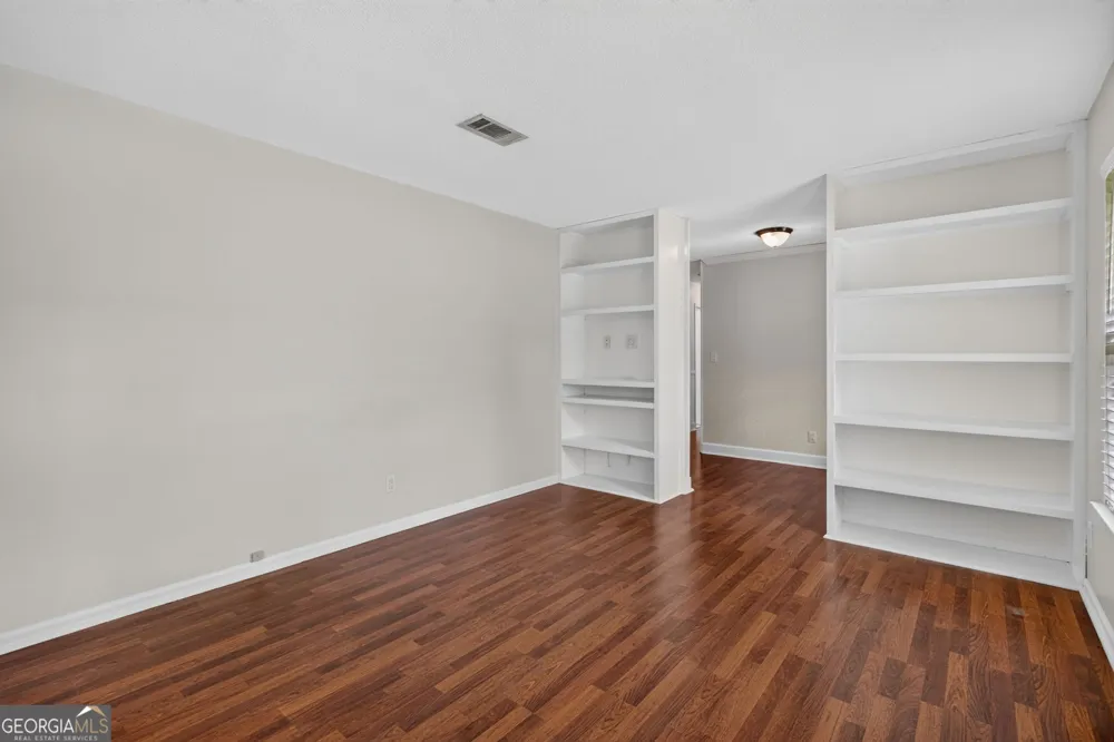 901 Queens CT Hinesville, GA 31313