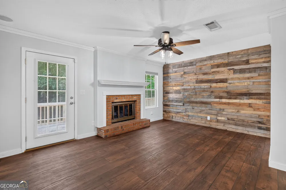 901 Queens CT Hinesville, GA 31313