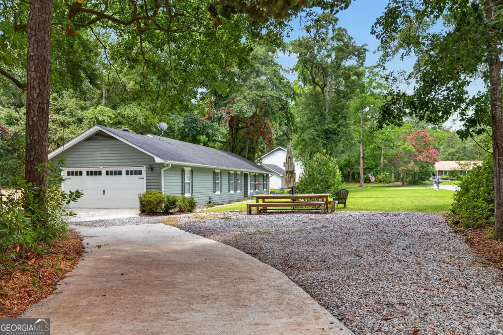 901 Queens CT Hinesville, GA 31313