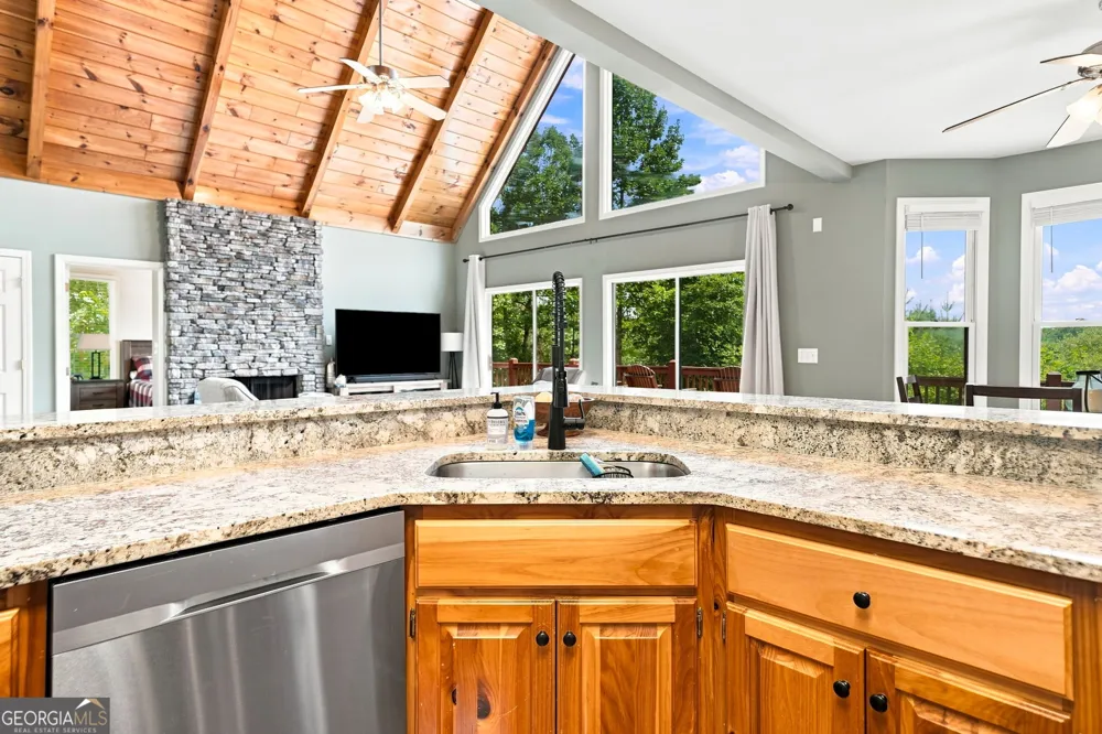 189 Trails End Ridge Ellijay, GA 30540