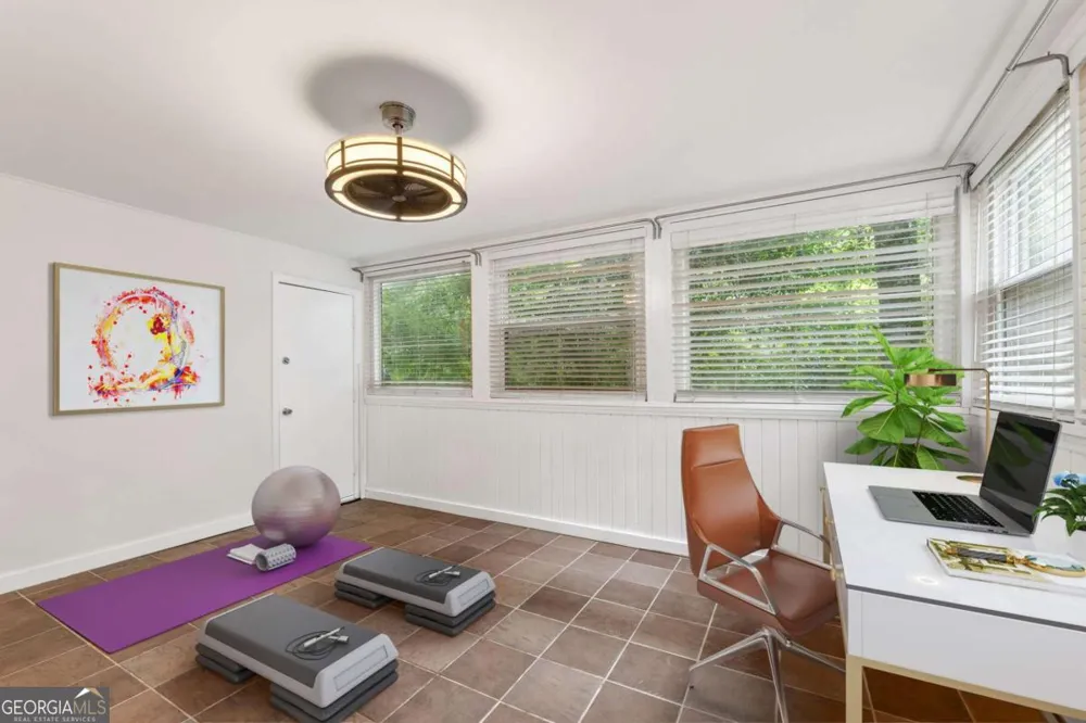 167 Maribeau SQ Atlanta, GA 30327
