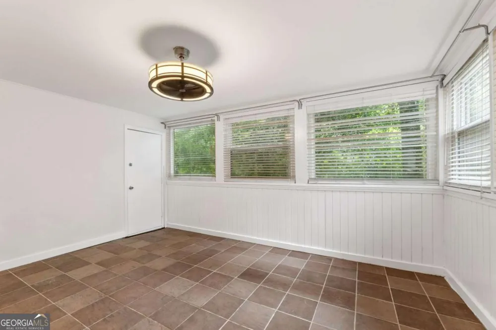167 Maribeau SQ Atlanta, GA 30327