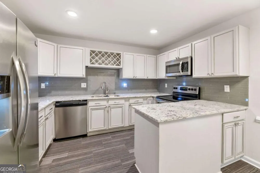 167 Maribeau SQ Atlanta, GA 30327