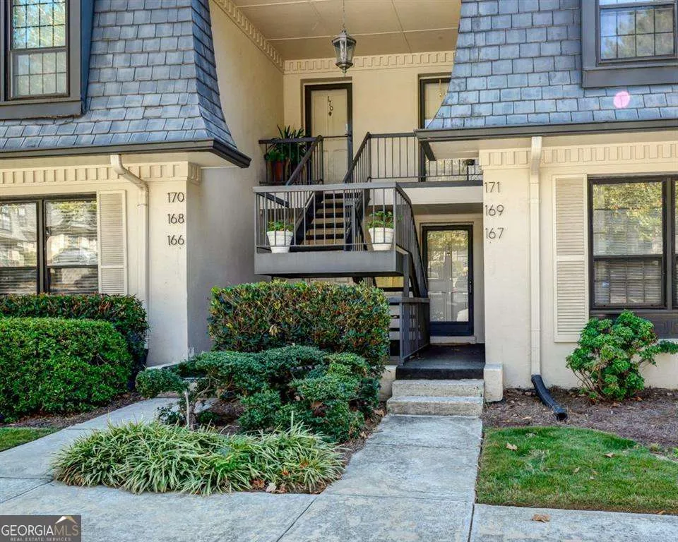 167 Maribeau SQ Atlanta, GA 30327