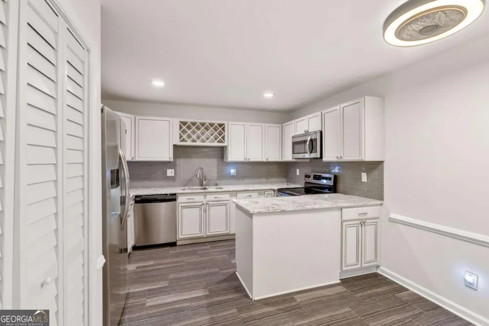 167 Maribeau SQ Atlanta, GA 30327