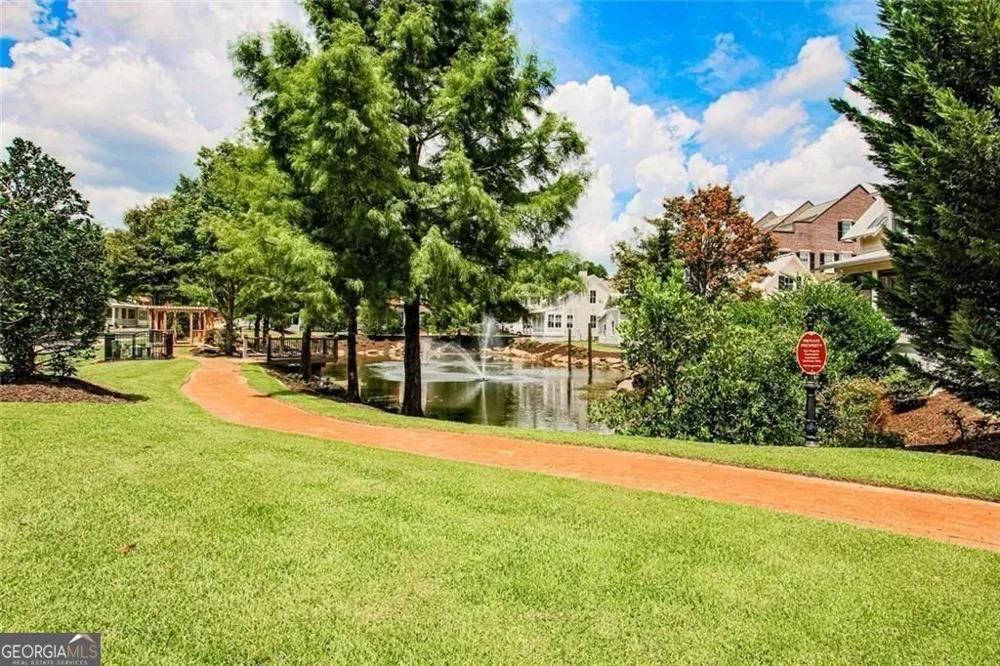 73 Bourbon ST Senoia, GA 30276