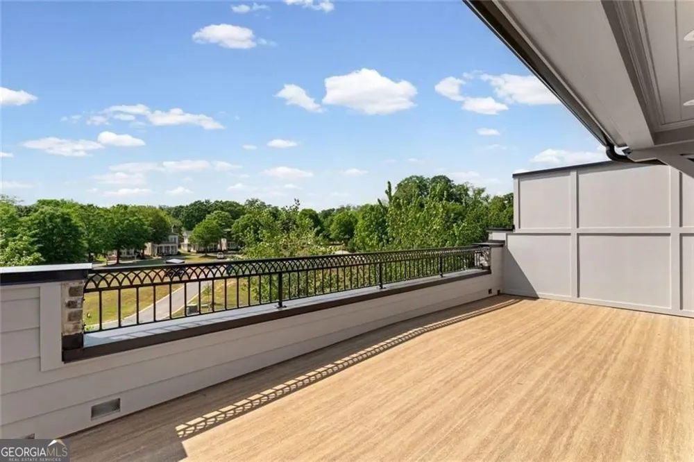 73 Bourbon ST Senoia, GA 30276
