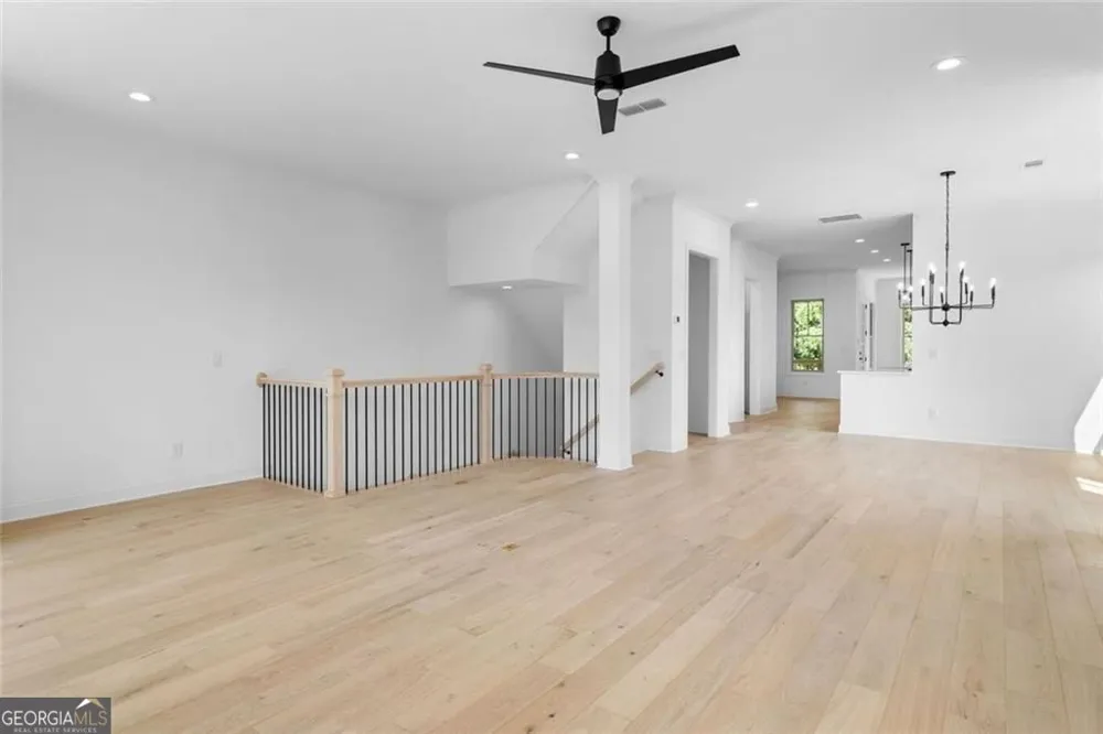 73 Bourbon ST Senoia, GA 30276