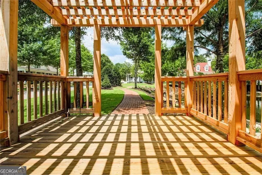 73 Bourbon ST Senoia, GA 30276