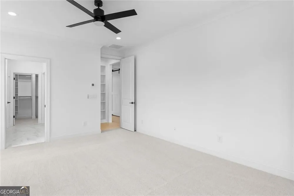 73 Bourbon ST Senoia, GA 30276