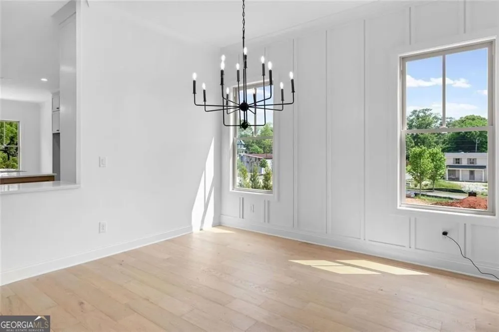 73 Bourbon ST Senoia, GA 30276